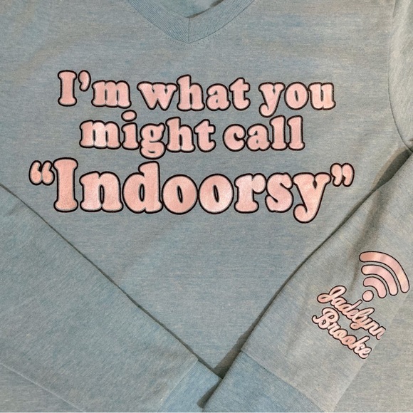 NWOT JADELYNN BROOKE Women’s Graphic Long Sleeve Teal V-Neck Tee Shirt Size XS - Picture 5 of 9